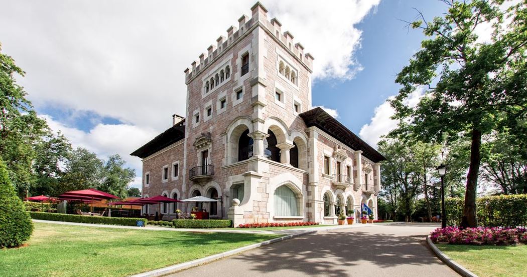 Castillo del Bosque la Zoreda