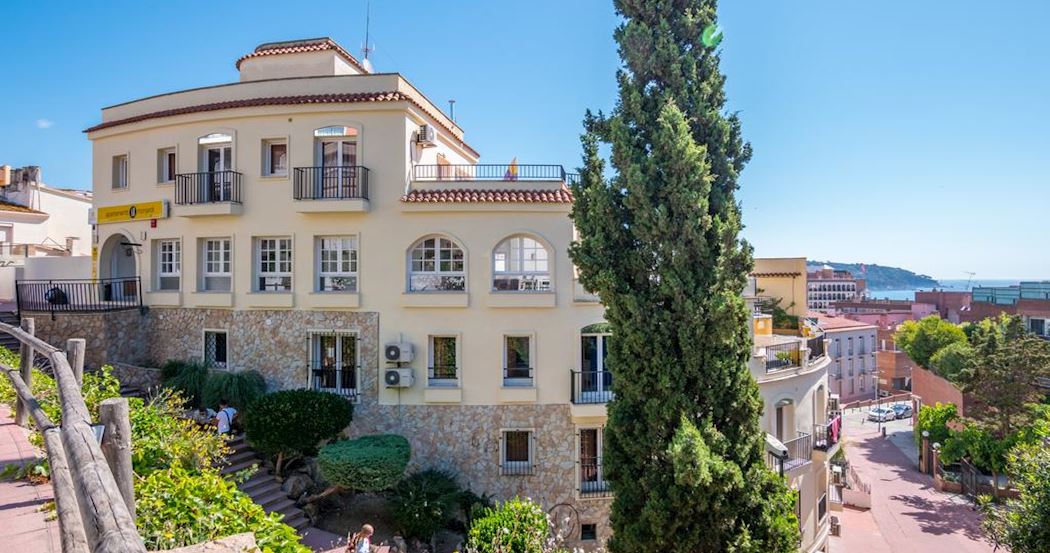 Apartaments AR Monjardi