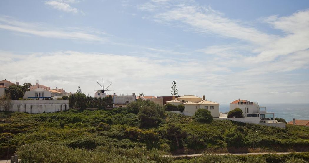 Ericeira Chill Hill 2 – Peach Garden