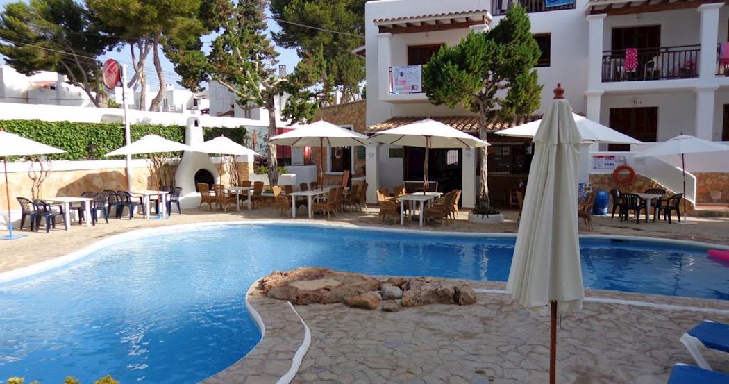 Benet Los Pinares Apartments