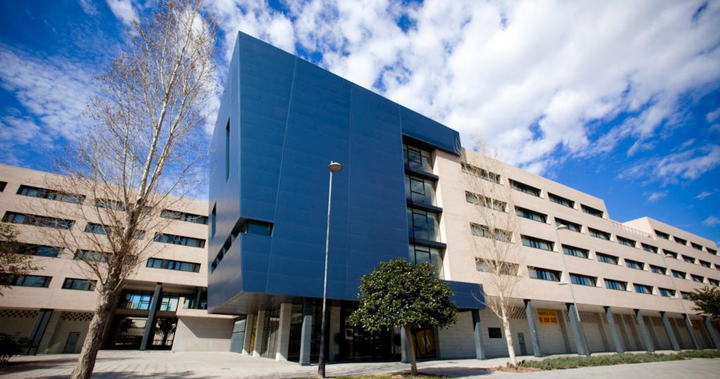 Villa Alojamiento Y Congresos - Villa Universitari