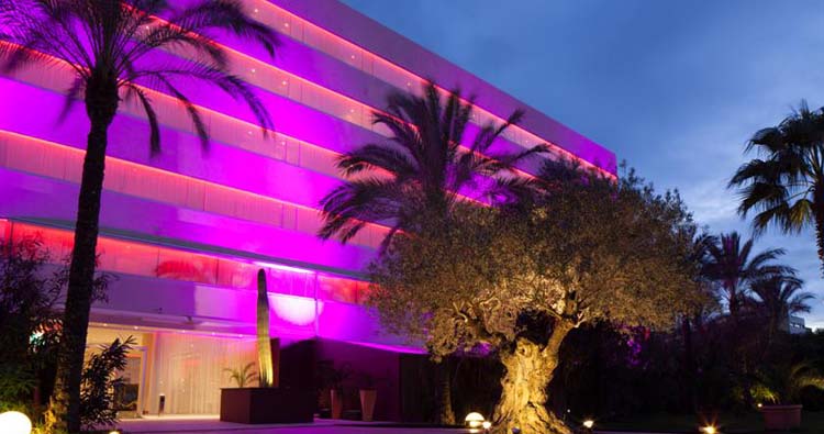 El Hotel Pacha - Includes entrace to Pacha Club