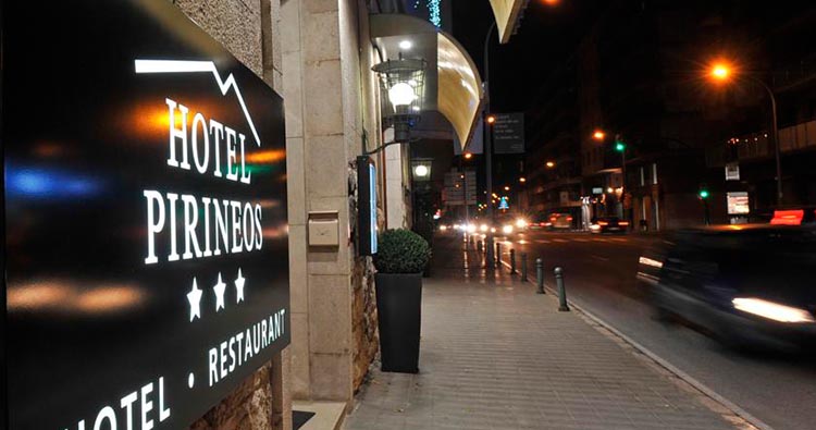 Hotel Pirineos